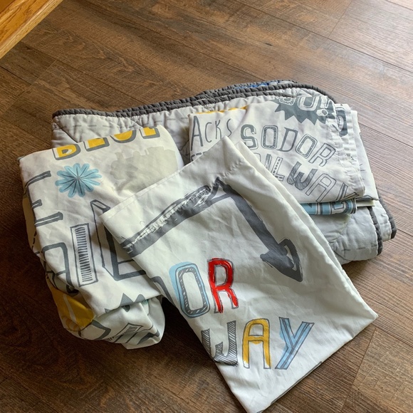 Thomas & Friends Blue and Gray Bedding Sheet - Picture 6 of 6